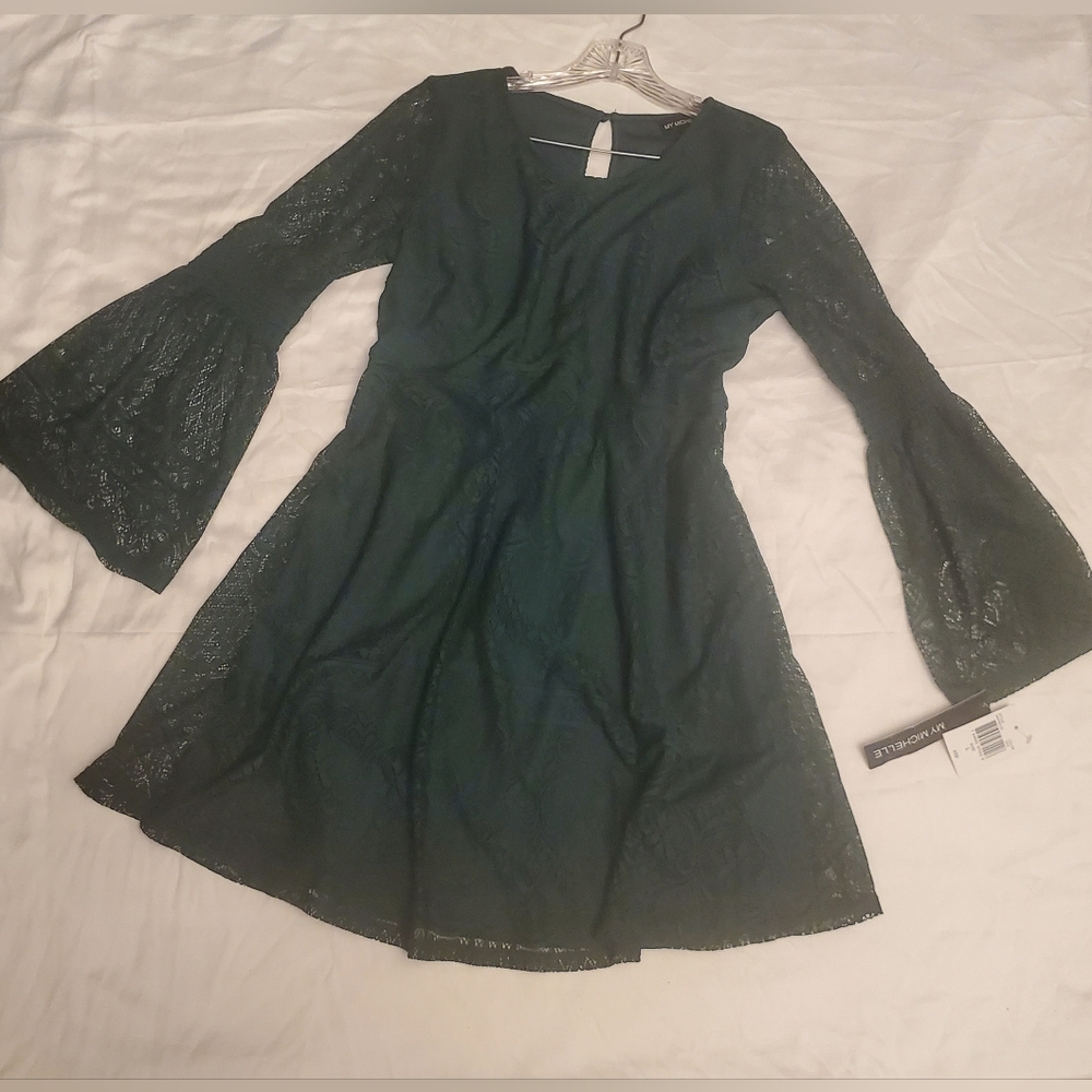 Dresses - Picture 3 of 3